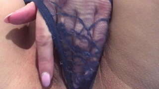 Pica joj treba kurac je unutra. Izbliza