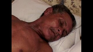 Старик меорад баъзе жирную киску