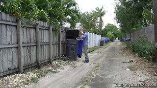 Alyssa Lynn fucking tana tama, o te hoa o waho