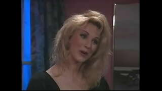 Великолепная блондинка сосет мүчөсү алат жана өз розовую пизду трах карата &quot; кара тизме диване